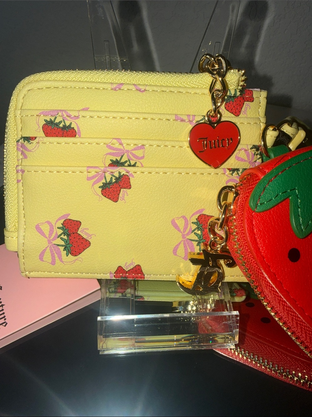 Juicy Couture Sweet Strawberry Zip Card Case Wristlet-NWT!!🍓🥂 - Picture 6 of 6